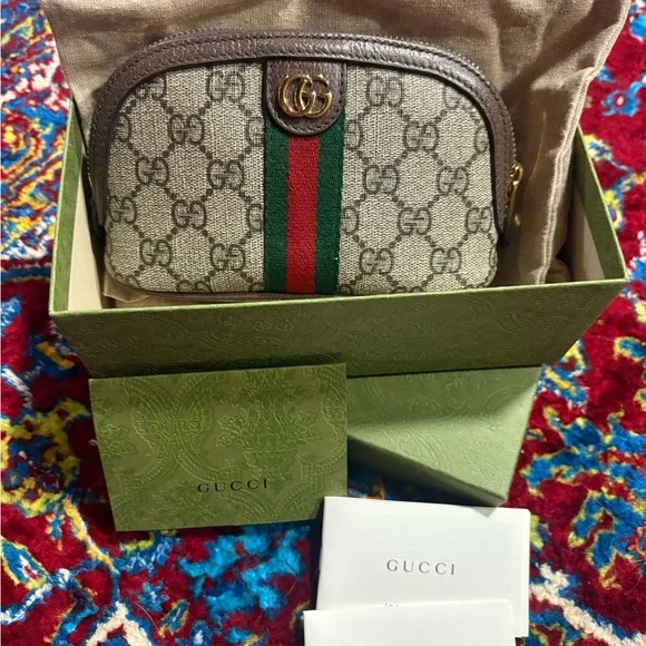 Gucci cosmetic pouch !! - Picture 2 of 7